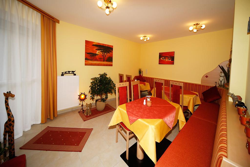 Hotel Garni Zerza Tropolach Exterior photo