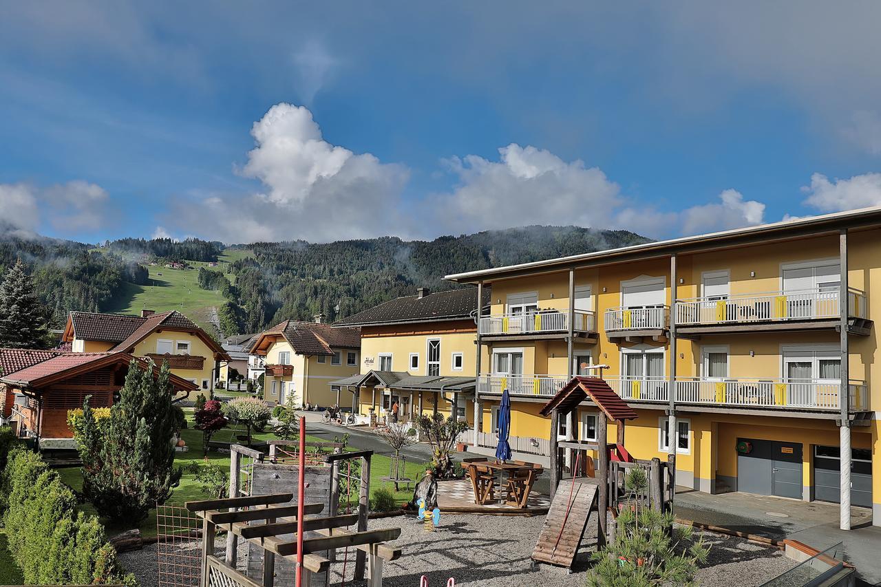 Hotel Garni Zerza Tropolach Exterior photo