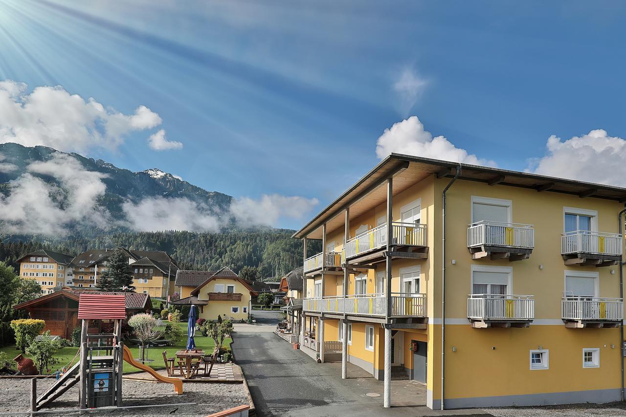Hotel Garni Zerza Tropolach Exterior photo