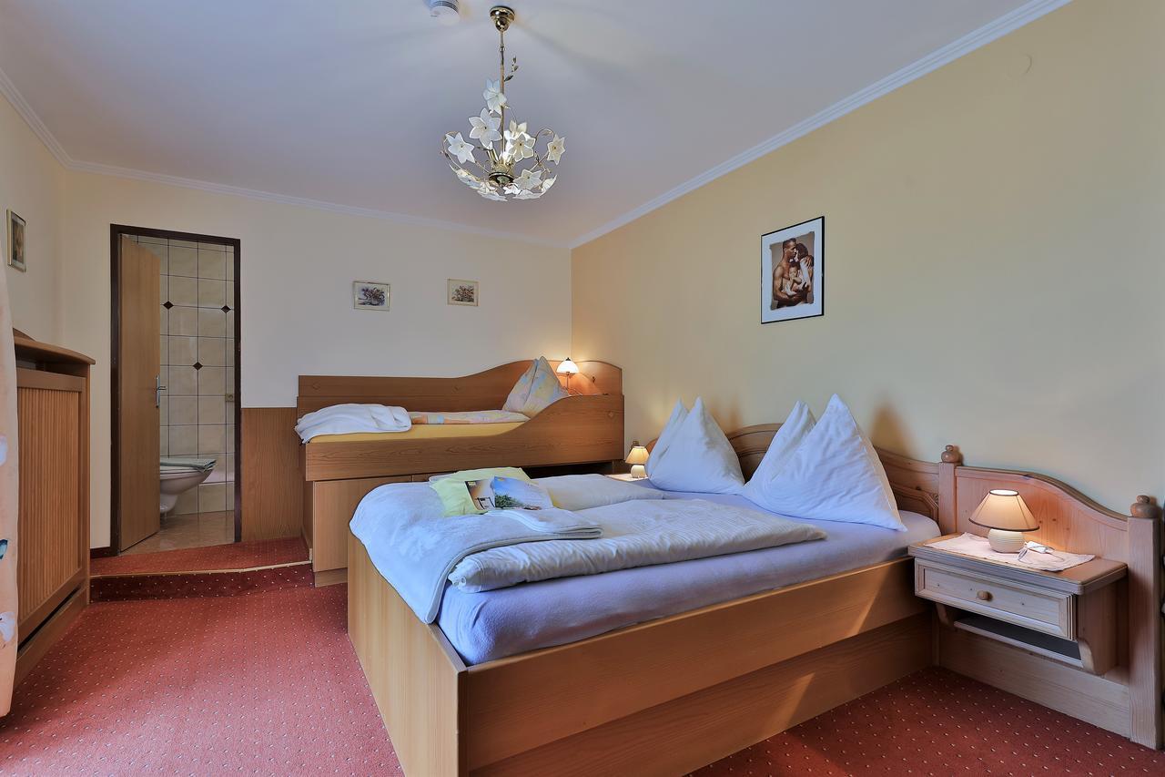 Hotel Garni Zerza Tropolach Exterior photo
